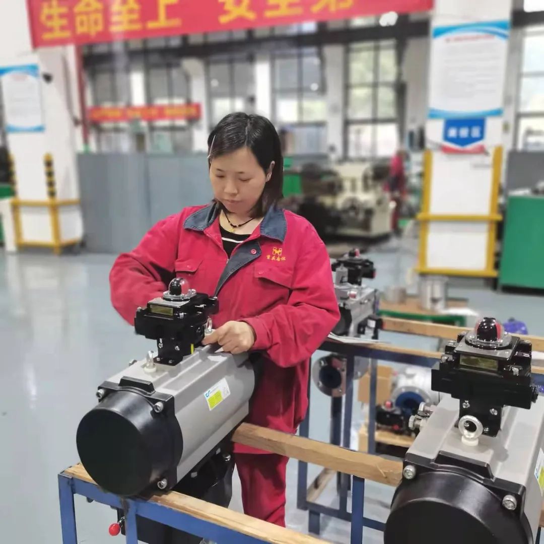 陽(yáng)春三月 巾幗綻芳華(圖2) 陽(yáng)春三月 巾幗綻芳華(圖2)