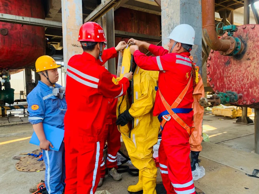 鏖戰(zhàn)內(nèi)蒙大修 唱響奮斗之歌(圖2) 圖片