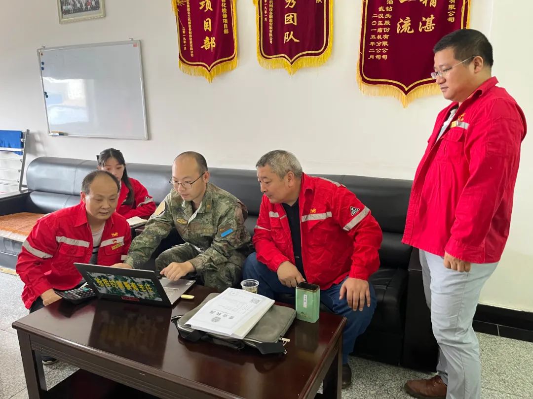 猇亭區(qū)人民武裝部監(jiān)察組一行到華興檢測(cè)進(jìn)行安全檢查督導(dǎo)(圖1) 圖片