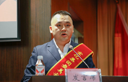 最美安全環(huán)保衛(wèi)士曹雨:定位“三員”   用心用情抓安全(圖1) 最美安全環(huán)保衛(wèi)士曹雨:定位“三員”   用心用情抓安全(圖1)