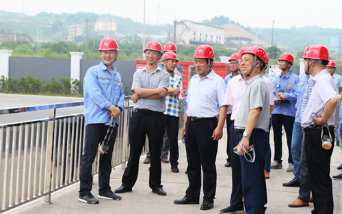 省應(yīng)急管理廳總工程師徐克一行到股份公司檢查指導(dǎo)工作(圖1) 省應(yīng)急管理廳總工程師徐克一行到股份公司檢查指導(dǎo)工作(圖1)