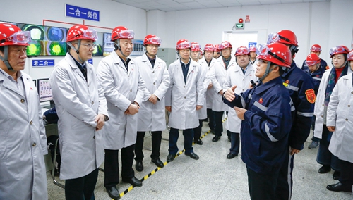 全省?；菲髽I(yè)安全設計診斷復核現(xiàn)場會代表參觀宜化太平洋熱電公司(圖5)