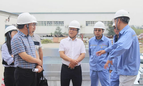 王大真一行到內(nèi)蒙片區(qū)現(xiàn)場辦公(圖6) 王大真一行到內(nèi)蒙片區(qū)現(xiàn)場辦公(圖6)