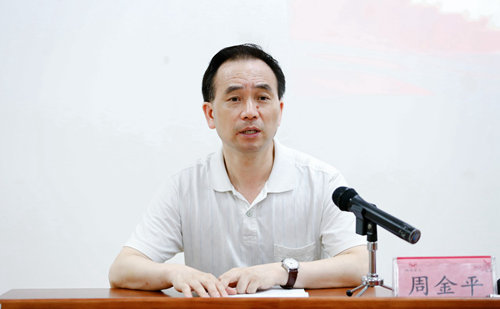 宜化集團組織2018年度受到隆重表彰的30名優(yōu)秀班長開展“三個一”活動(圖2) 宜化集團組織2018年度受到隆重表彰的30名優(yōu)秀班長開展“三個一”活動(圖2)