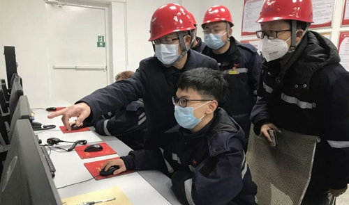 王大真春節(jié)前夕夜查股份公司(圖2) 王大真春節(jié)前夕夜查股份公司(圖2)