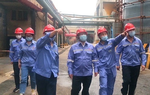 王大真到雙環(huán)公司現(xiàn)場(chǎng)檢查工作(圖3) 王大真到雙環(huán)公司現(xiàn)場(chǎng)檢查工作(圖3)