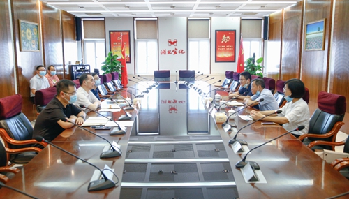 宜昌市總工會黨組書記、常務副主席皮祖武一行到宜化集團調(diào)研(圖1)