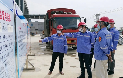 吳正新到TMP、TPO項(xiàng)目及松滋肥業(yè)新項(xiàng)目現(xiàn)場(chǎng)檢查指導(dǎo)工作(圖1)