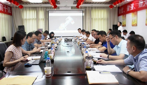 王大真帶隊到金沙酒業(yè)現(xiàn)場辦公(圖4) 王大真帶隊到金沙酒業(yè)現(xiàn)場辦公(圖4)