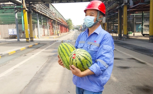 情系一線 集團(tuán)工會(huì)到分子公司“送清涼”(圖4) 情系一線 集團(tuán)工會(huì)到分子公司“送清涼”(圖4)