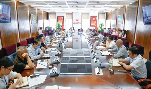 集團(tuán)行政辦公會強調(diào):堅定信心 緊盯目標(biāo) 狠抓各項工作落實(圖1) 集團(tuán)行政辦公會強調(diào):堅定信心 緊盯目標(biāo) 狠抓各項工作落實(圖1)