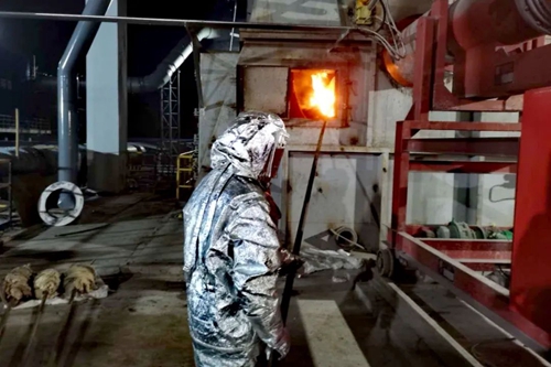 祝賀！青海宜化回轉(zhuǎn)窯一次性點火成功！(圖1)