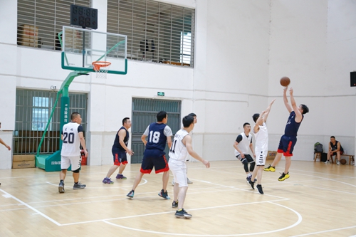 歡度中秋喜迎國慶 宜化集團與宜昌市發(fā)改委共同舉辦趣味運動會(圖11) 歡度中秋喜迎國慶 宜化集團與宜昌市發(fā)改委共同舉辦趣味運動會(圖11)