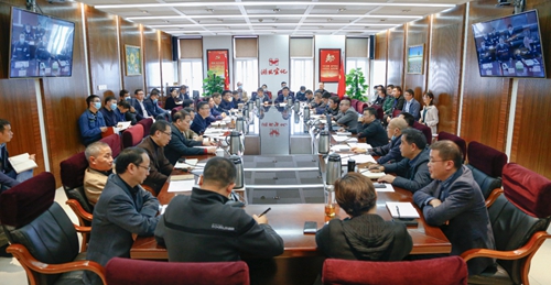 集團(tuán)行政辦公會強(qiáng)調(diào):振奮精神 再接再厲 大戰(zhàn)四季度 奪取新勝利(圖1) 集團(tuán)行政辦公會強(qiáng)調(diào):振奮精神 再接再厲 大戰(zhàn)四季度 奪取新勝利(圖1)