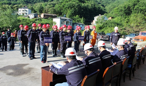 礦業(yè)公司：思維碰撞、經(jīng)驗(yàn)共享，講出班組安全管理標(biāo)準(zhǔn)化建設(shè)好辦法(圖3)