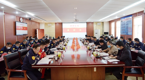 袁衛(wèi)東率領(lǐng)宜昌市黨政代表團(tuán)到新疆宜化調(diào)研指導(dǎo)(圖3) 袁衛(wèi)東率領(lǐng)宜昌市黨政代表團(tuán)到新疆宜化調(diào)研指導(dǎo)(圖3)