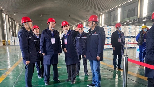 青海省應(yīng)急管理廳在青海宜化舉辦全省危險化學(xué)品企業(yè)化工過程安全管理先進(jìn)技術(shù)實(shí)踐經(jīng)驗(yàn)交流學(xué)習(xí)觀摩會(圖4) 青海省應(yīng)急管理廳在青海宜化舉辦全省危險化學(xué)品企業(yè)化工過程安全管理先進(jìn)技術(shù)實(shí)踐經(jīng)驗(yàn)交流學(xué)習(xí)觀摩會(圖4)