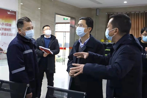 宜都市委副書記、市長(zhǎng)李澤剛到楚星公司慰問市拔尖人才(圖1)