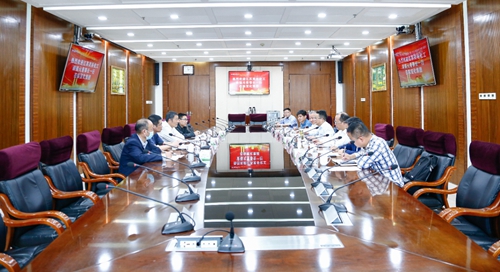 靈谷化工董事長(zhǎng)談福元一行到訪宜化集團(tuán)(圖1) 靈谷化工董事長(zhǎng)談福元一行到訪宜化集團(tuán)(圖1)