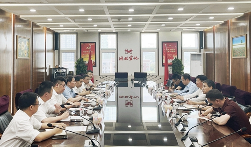 河北省農(nóng)業(yè)生產(chǎn)資料集團有限公司李平現(xiàn)一行到訪宜化集團(圖1) 河北省農(nóng)業(yè)生產(chǎn)資料集團有限公司李平現(xiàn)一行到訪宜化集團(圖1)