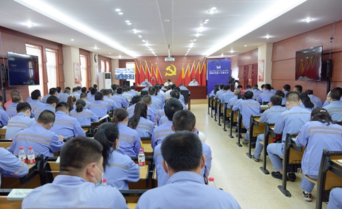 王大真:堅(jiān)持以人為本堅(jiān)持穩(wěn)中求進(jìn) 奮力把新疆宜化建設(shè)成為戈壁灘上的明珠(圖1) 王大真:堅(jiān)持以人為本堅(jiān)持穩(wěn)中求進(jìn) 奮力把新疆宜化建設(shè)成為戈壁灘上的明珠(圖1)