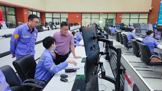 王大真到新疆宜化走訪調(diào)研(圖2) 王大真到新疆宜化走訪調(diào)研(圖2)