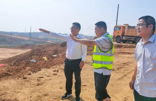 王大真節(jié)日期間看望慰問一線職工(圖1) 王大真節(jié)日期間看望慰問一線職工(圖1)