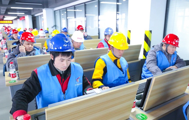 湖北省第一屆“宜荊荊恩”安全技能競(jìng)賽在宜化實(shí)訓(xùn)基地成功舉辦(圖2) 湖北省第一屆“宜荊荊恩”安全技能競(jìng)賽在宜化實(shí)訓(xùn)基地成功舉辦(圖2)