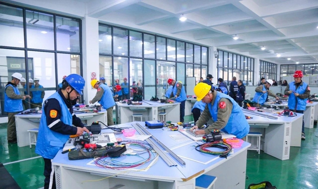 湖北省第一屆“宜荊荊恩”安全技能競(jìng)賽在宜化實(shí)訓(xùn)基地成功舉辦(圖3) 湖北省第一屆“宜荊荊恩”安全技能競(jìng)賽在宜化實(shí)訓(xùn)基地成功舉辦(圖3)