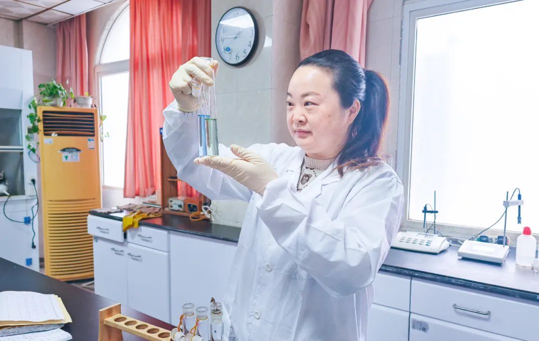 【宜化榜樣】股份公司黃冬燕：立足分析崗位，爭當技術能手(圖2)