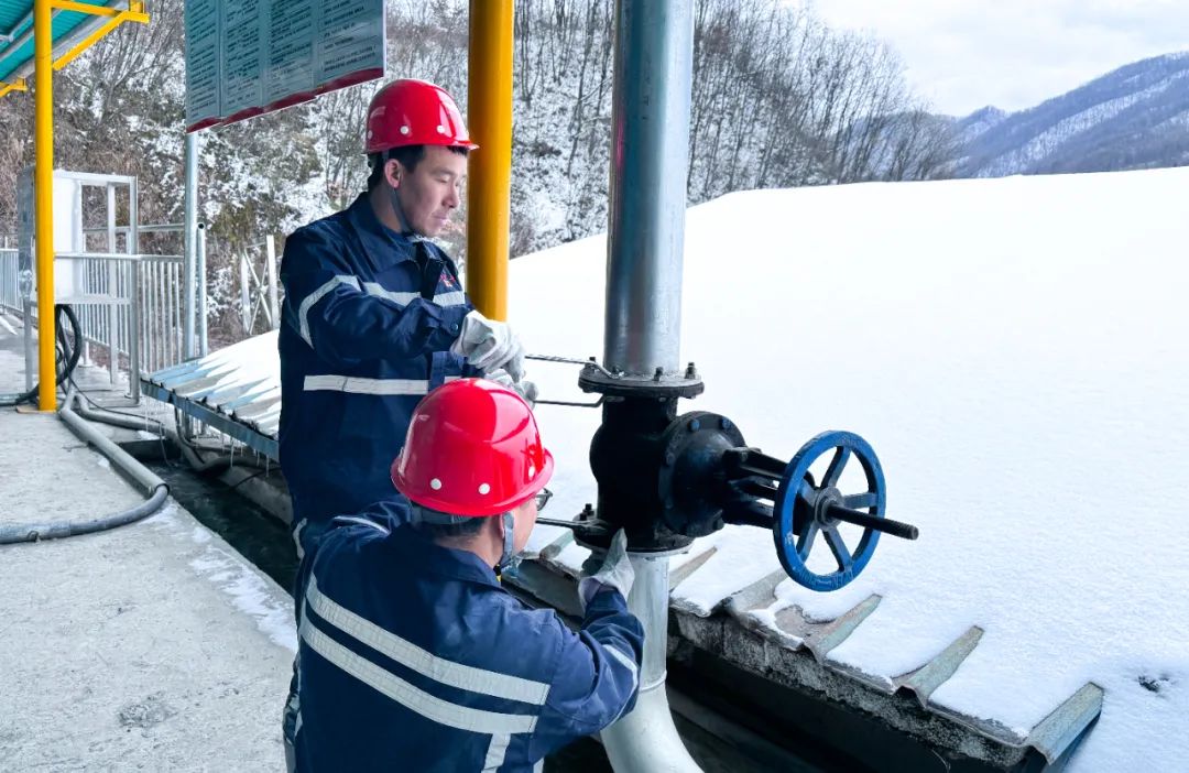 宜化礦業(yè)殷家坪礦機(jī)電維修一班:能打硬仗會算細(xì)賬的“圖強(qiáng)班”(圖4) 宜化礦業(yè)殷家坪礦機(jī)電維修一班:能打硬仗會算細(xì)賬的“圖強(qiáng)班”(圖4)