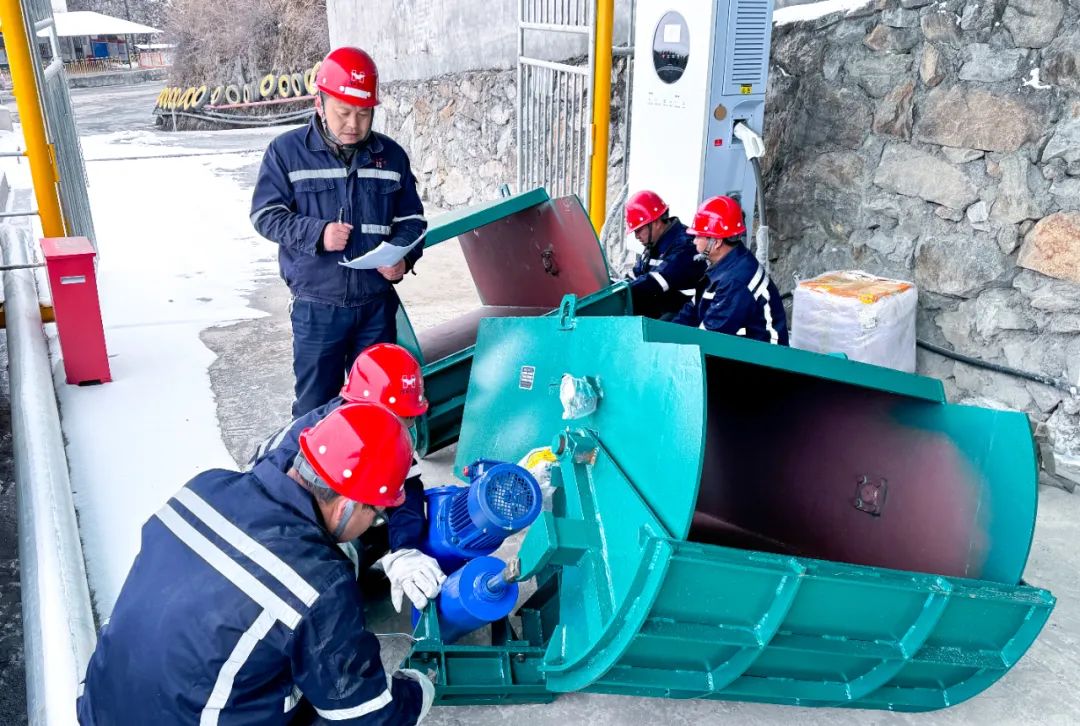 宜化礦業(yè)殷家坪礦機(jī)電維修一班:能打硬仗會算細(xì)賬的“圖強(qiáng)班”(圖2) 宜化礦業(yè)殷家坪礦機(jī)電維修一班:能打硬仗會算細(xì)賬的“圖強(qiáng)班”(圖2)