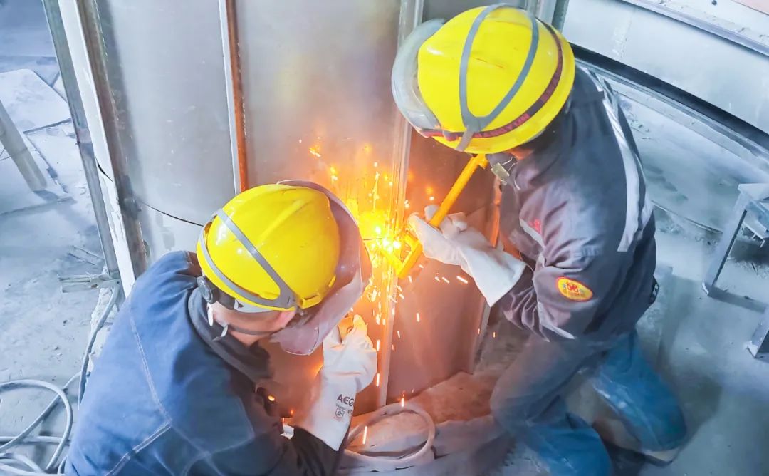 青海宜化電石分廠電極殼班：加強(qiáng)標(biāo)準(zhǔn)化建設(shè)，保障電石爐長(zhǎng)周期穩(wěn)定運(yùn)行(圖5)