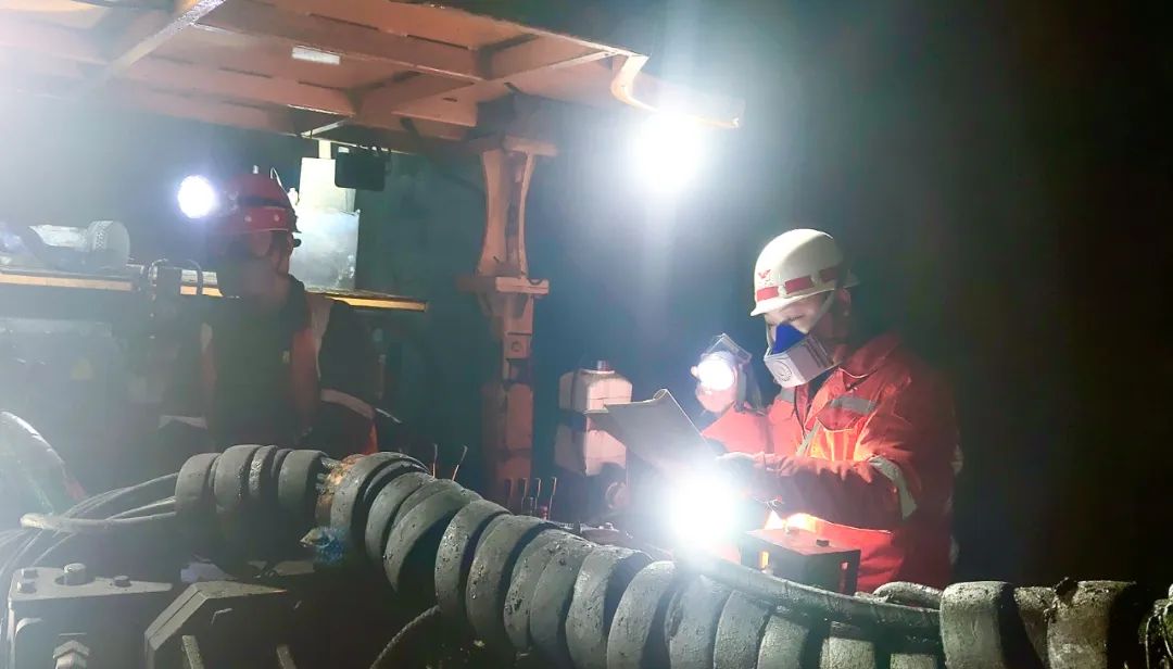 【宜化榜樣】宜化礦業(yè)馬勇:爭當(dāng)?shù)V山安全守護(hù)人(圖5) 【宜化榜樣】宜化礦業(yè)馬勇:爭當(dāng)?shù)V山安全守護(hù)人(圖5)