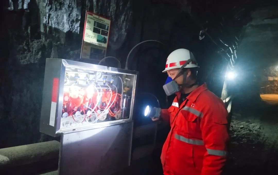 【宜化榜樣】宜化礦業(yè)馬勇:爭當(dāng)?shù)V山安全守護(hù)人(圖3) 【宜化榜樣】宜化礦業(yè)馬勇:爭當(dāng)?shù)V山安全守護(hù)人(圖3)