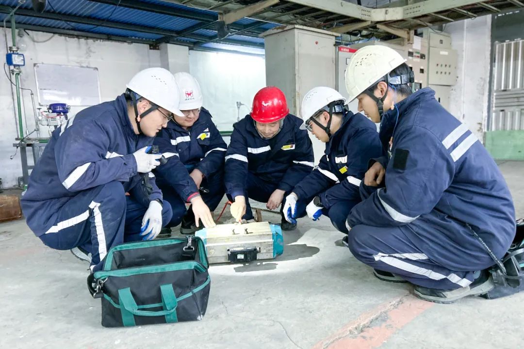 喜訊！股份公司PVC電儀維護(hù)班、消防班榮獲此項(xiàng)榮譽(yù)(圖2)