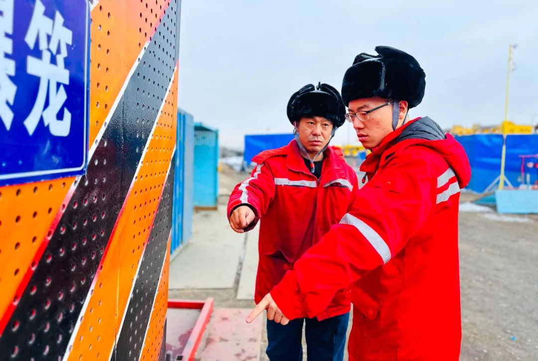 新疆宜化礦業(yè):鉚足干勁奮戰(zhàn)“開(kāi)門(mén)紅”(圖3) 新疆宜化礦業(yè):鉚足干勁奮戰(zhàn)“開(kāi)門(mén)紅”(圖3)