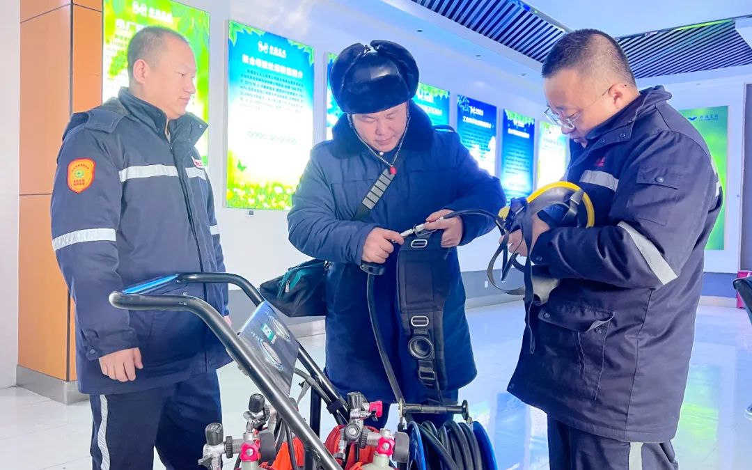 【宜化榜樣】新疆宜化崔發(fā)新:當(dāng)好安全生產(chǎn)的守護者(圖5) 【宜化榜樣】新疆宜化崔發(fā)新:當(dāng)好安全生產(chǎn)的守護者(圖5)