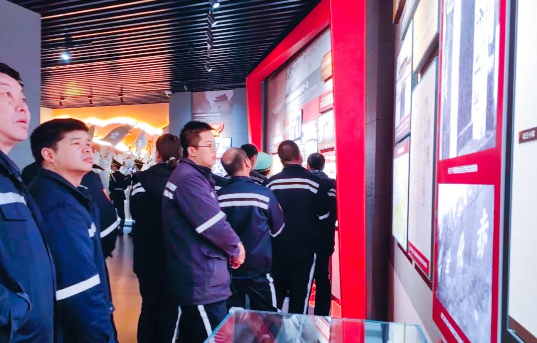 青海片區(qū)公司：緬懷先輩祭英烈，踔厲奮發(fā)譜新篇(圖5)