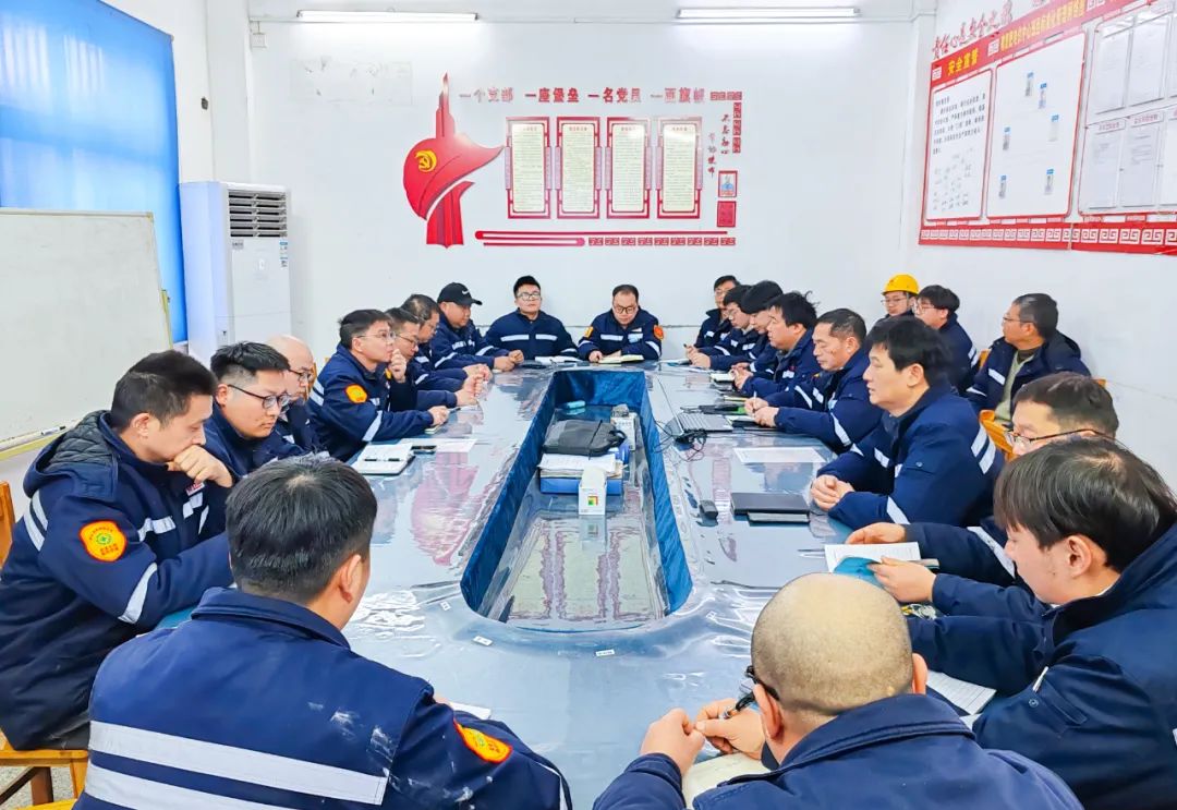 楚星公司電儀分廠：夯實基礎(chǔ)管理，護(hù)航生產(chǎn)安穩(wěn)運行(圖2)
