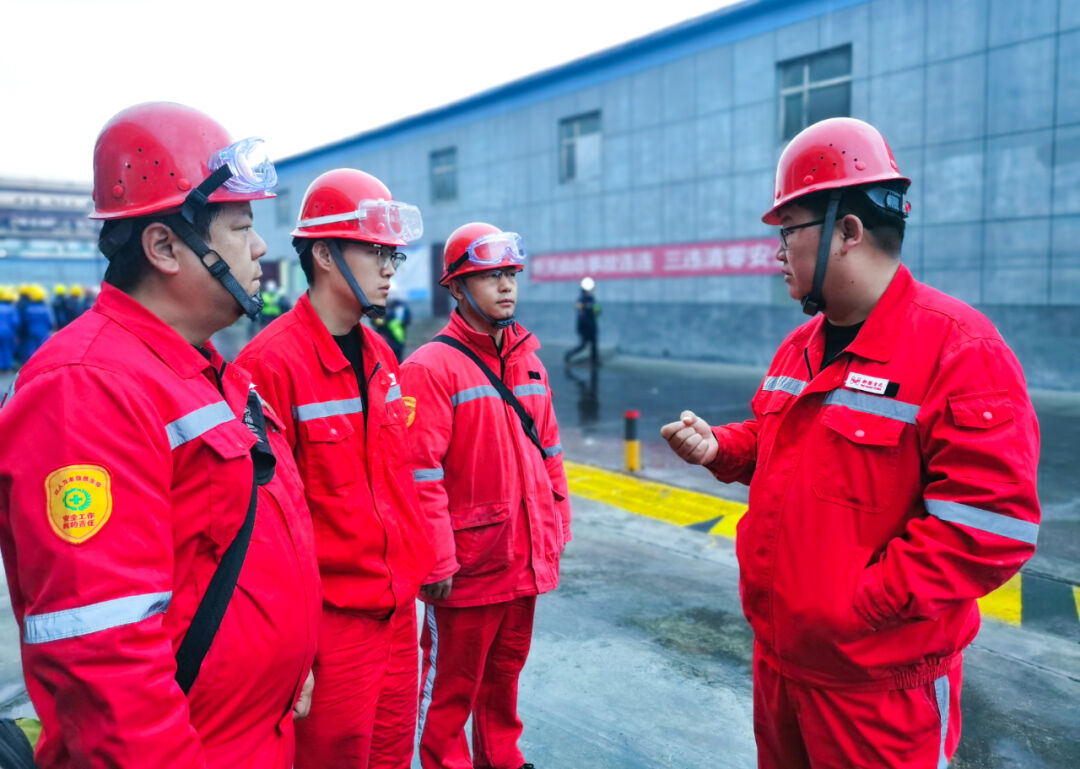 新疆宜化：直擊大修一線，看他們奮戰(zhàn)的身影(圖8)