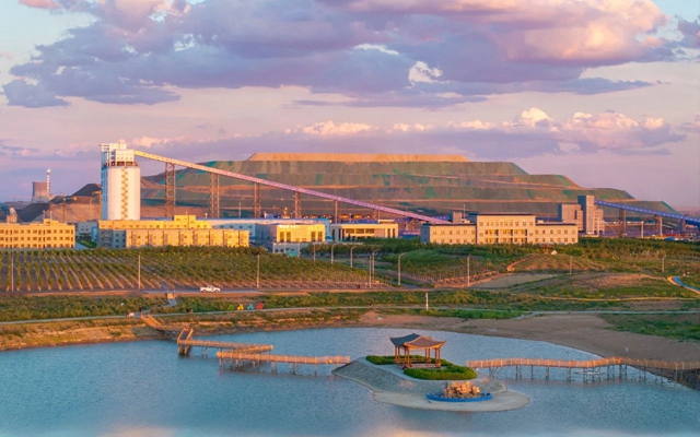 新疆宜化礦業(yè)獲評(píng)新疆維吾爾自治區(qū)“專精特新”中小企業(yè)稱號(hào)(圖1) 新疆宜化礦業(yè)獲評(píng)新疆維吾爾自治區(qū)“專精特新”中小企業(yè)稱號(hào)(圖1)