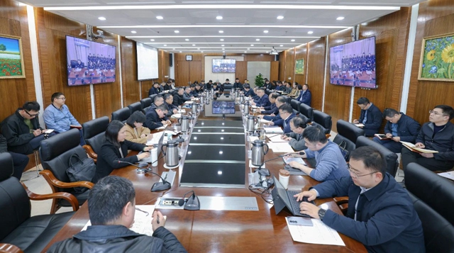 集團(tuán)召開(kāi)黨委（擴(kuò)大）會(huì)議 部署開(kāi)展深入貫徹中央八項(xiàng)規(guī)定精神學(xué)習(xí)教育(圖1)