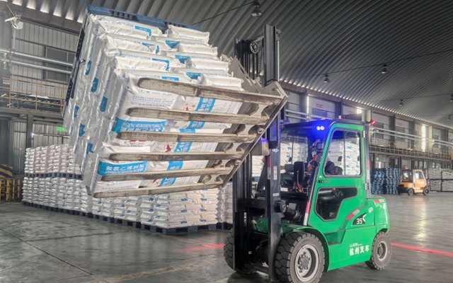 以賽促學(xué)展風(fēng)采！青海宜化開(kāi)展叉車技能比武(圖1)