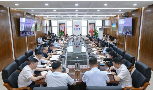集團(tuán)黨委傳達(dá)學(xué)習(xí)中央通報(bào)精神和上級(jí)有關(guān)會(huì)議精神(圖1) 集團(tuán)黨委傳達(dá)學(xué)習(xí)中央通報(bào)精神和上級(jí)有關(guān)會(huì)議精神(圖1)