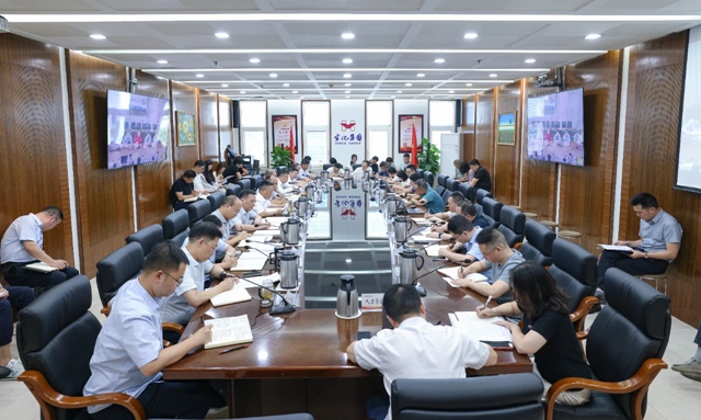 宜化集團(tuán)開展深入貫徹中央八項(xiàng)規(guī)定精神學(xué)習(xí)教育讀書班第三次集體學(xué)習(xí)研討(圖1) 宜化集團(tuán)開展深入貫徹中央八項(xiàng)規(guī)定精神學(xué)習(xí)教育讀書班第三次集體學(xué)習(xí)研討(圖1)