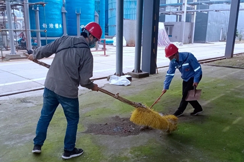 股份公司：管理人員下沉一線跟班工作 力?！半p節(jié)”安全生產(chǎn)